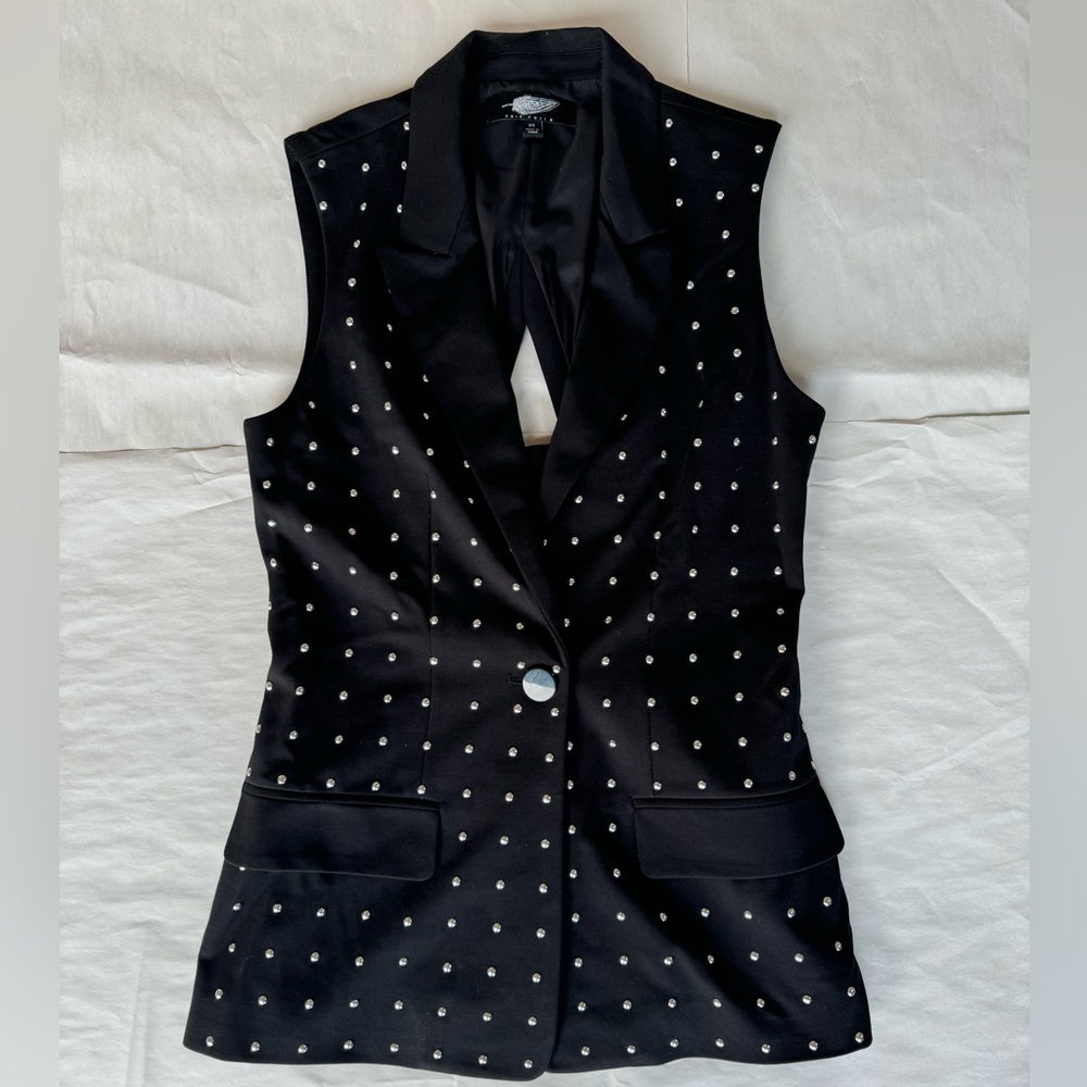 Woman’s black vest